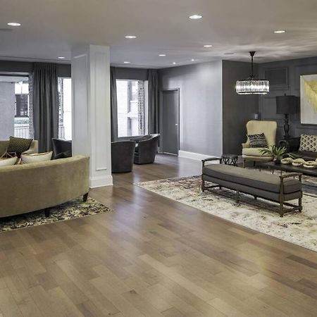 Elegant Apartment W Views At Crystal City Arlington Buitenkant foto