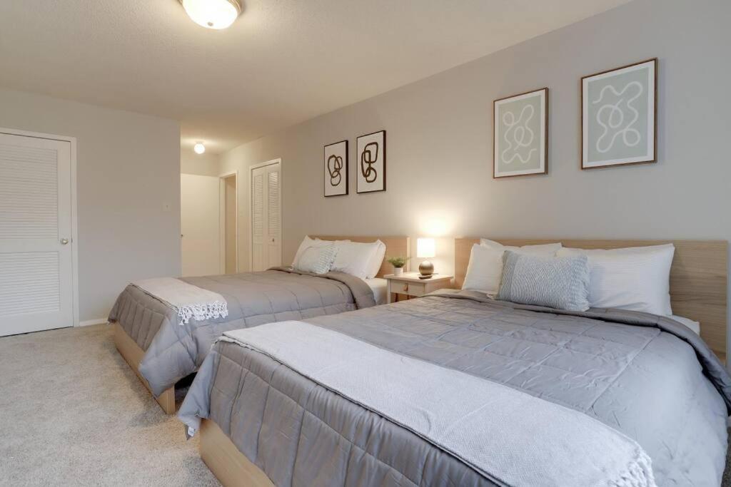 Elegant Apartment W Views At Crystal City Arlington Buitenkant foto