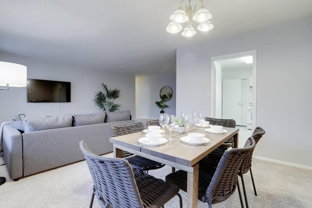 Elegant Apartment W Views At Crystal City Arlington Buitenkant foto